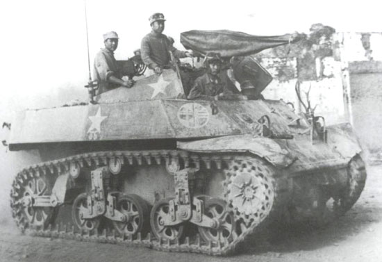 M3型坦克改装的侦察车